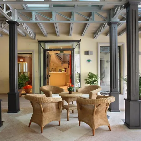 فندق Casa Romagnosi 4*