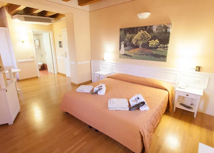 فندق Casa Romagnosi 4*