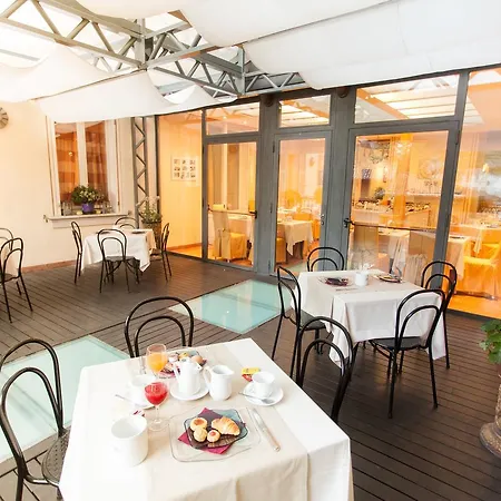 Casa Romagnosi Hotel 4*