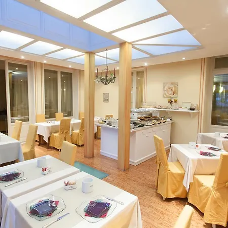 カーサ ローマニョージ ホテル