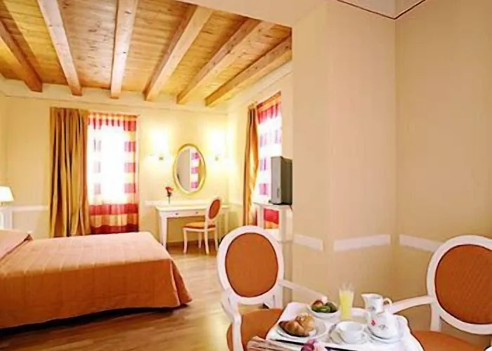 Casa Romagnosi Hotel 4*